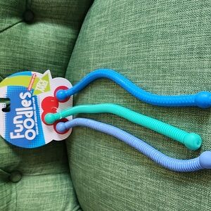 Fun Oodle Stretchy Blue and Green Toys